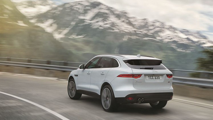 Eerste indruk Jaguar F-PACE tijdens de introductie in Montenegro. AutoVandaag rijdt de eerste kilometers alvorens de SUV in juni bij de dealer staat.