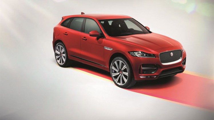 Eerste indruk Jaguar F-PACE tijdens de introductie in Montenegro. AutoVandaag rijdt de eerste kilometers alvorens de SUV in juni bij de dealer staat.