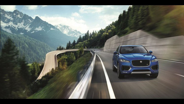 Eerste indruk Jaguar F-PACE tijdens de introductie in Montenegro. AutoVandaag rijdt de eerste kilometers alvorens de SUV in juni bij de dealer staat.