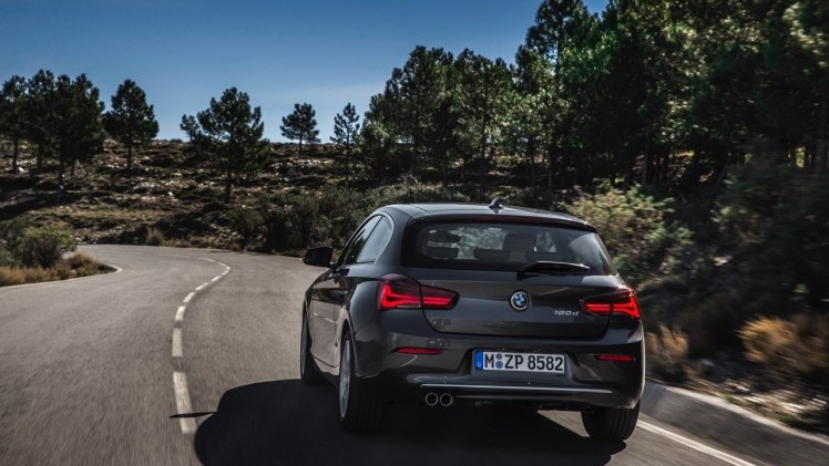 Facelift BMW 1 Serie geeft de auto nieuwe looks en introduceert driecilinder TwinPower Turbo dieselmotoren met 20% bijtelling.