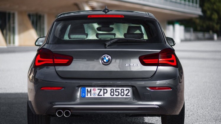 Facelift BMW 1 Serie geeft de auto nieuwe looks en introduceert driecilinder TwinPower Turbo dieselmotoren met 20% bijtelling.