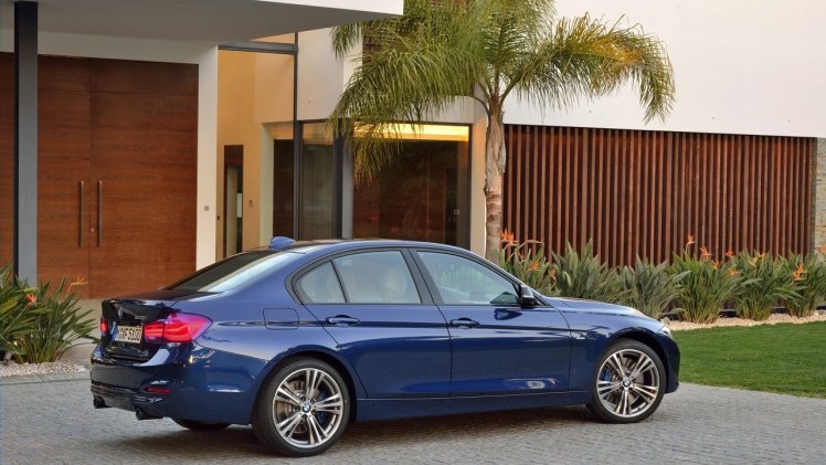 BMW voert 3 Serie LCI facelift door in 2015 en introduceert nieuwe versies met 3 cilinder. Ook verschijnt de 330e in 2016 als plug-in hybride.