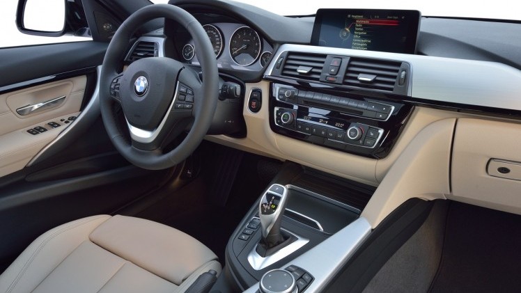 BMW voert 3 Serie LCI facelift door in 2015 en introduceert nieuwe versies met 3 cilinder. Ook verschijnt de 330e in 2016 als plug-in hybride.