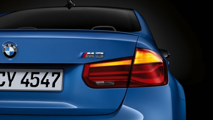 BMW voert 3 Serie LCI facelift door in 2015 en introduceert nieuwe versies met 3 cilinder. Ook verschijnt de 330e in 2016 als plug-in hybride.