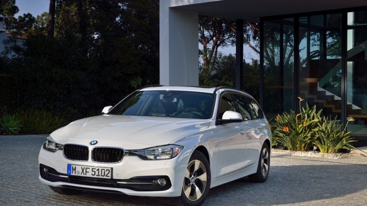 BMW voert 3 Serie LCI facelift door in 2015 en introduceert nieuwe versies met 3 cilinder. Ook verschijnt de 330e in 2016 als plug-in hybride.