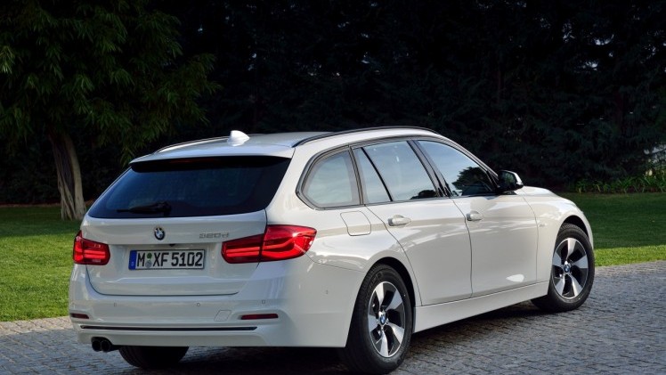 BMW voert 3 Serie LCI facelift door in 2015 en introduceert nieuwe versies met 3 cilinder. Ook verschijnt de 330e in 2016 als plug-in hybride.