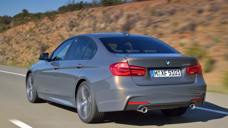 BMW voert 3 Serie LCI facelift door in 2015 en introduceert nieuwe versies met 3 cilinder. Ook verschijnt de 330e in 2016 als plug-in hybride.
