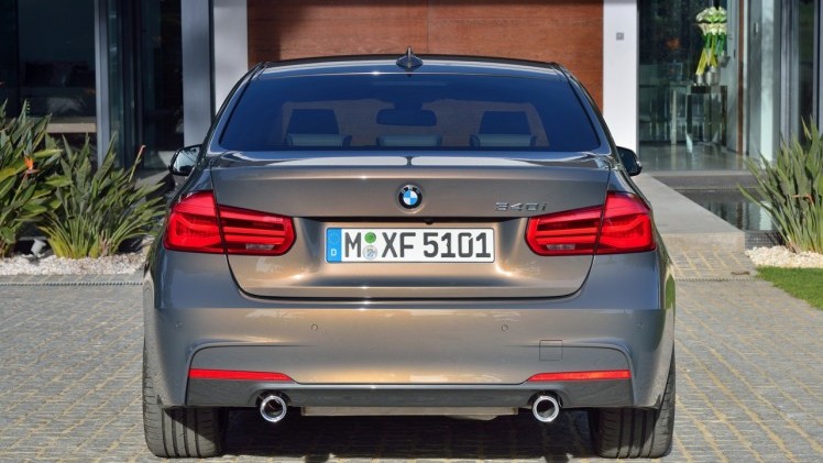 BMW voert 3 Serie LCI facelift door in 2015 en introduceert nieuwe versies met 3 cilinder. Ook verschijnt de 330e in 2016 als plug-in hybride.