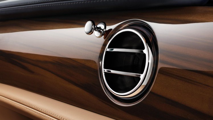 Facelift Bentley Mulsanne introduceert ook Mulsanne Speed en de Mulsanne Exended Wheelbase uitvoering met nog meer beenruimte.