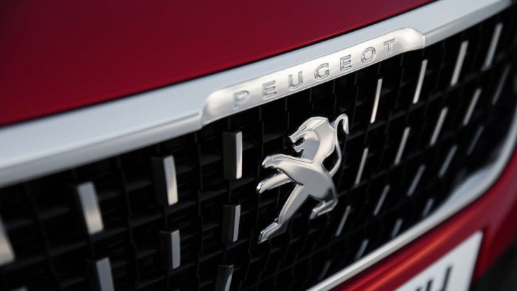 Het nieuwe gezicht van de Peugeot 2008 geeft samen met de GT Line vorm aan de facelift die Peugeot voor de SUV in gedachten heeft.