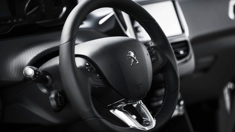 Het nieuwe gezicht van de Peugeot 2008 geeft samen met de GT Line vorm aan de facelift die Peugeot voor de SUV in gedachten heeft.