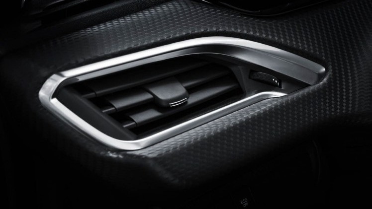 Het nieuwe gezicht van de Peugeot 2008 geeft samen met de GT Line vorm aan de facelift die Peugeot voor de SUV in gedachten heeft.