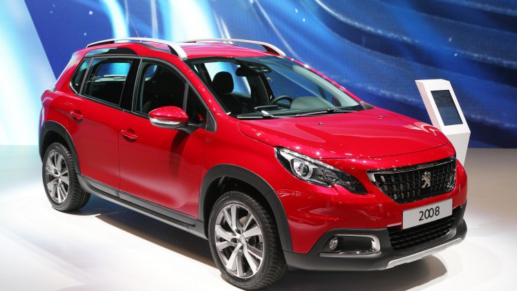 Het nieuwe gezicht van de Peugeot 2008 geeft samen met de GT Line vorm aan de facelift die Peugeot voor de SUV in gedachten heeft.