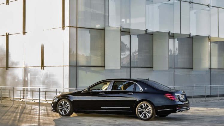 Mercedes-Benz heeft de vernieuwde S-Klasse nu volledig onthuld. Er zijn nieuwe motoren, een plug-in hybridevariant, meer rijtechnologie en meerdere kleinere wijzigingen.