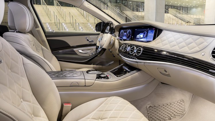Mercedes-Benz heeft de vernieuwde S-Klasse nu volledig onthuld. Er zijn nieuwe motoren, een plug-in hybridevariant, meer rijtechnologie en meerdere kleinere wijzigingen.
