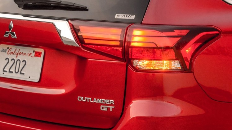 Facelift Mitsubishi Outlander krijgt vorm op New York International Auto Show.