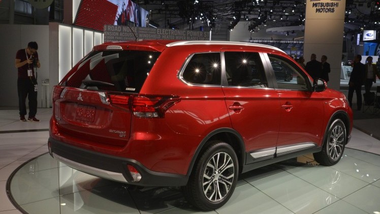 Facelift Mitsubishi Outlander krijgt vorm op New York International Auto Show.