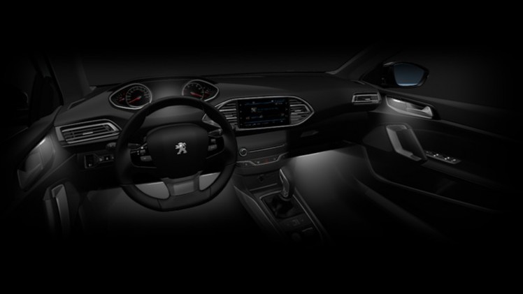 Iets eerder dan eigenlijk de bedoeling was hebben we alvast de gefacelifte Peugeot 308 volop in beeld.