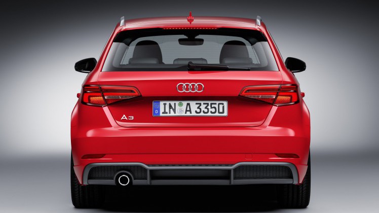 Facelift Audi A3 een feit. Vanaf de zomer 2016 staat de vernieuwde Audi A3 met een nieuw gezicht, verse motoren, de 1.0 TFSI driecilinder en meer veiligheid in de showrooms.