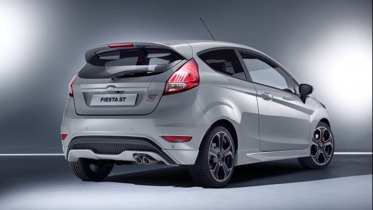 Ford haalt de Fiesta ST200 niet als feestnummer naar Nederland. De jubileumeditie zou bij ons te duur worden. Wel staat de Fiesta ST-Line op het programma.