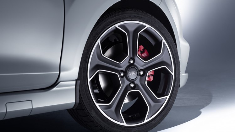 Ford haalt de Fiesta ST200 niet als feestnummer naar Nederland. De jubileumeditie zou bij ons te duur worden. Wel staat de Fiesta ST-Line op het programma.
