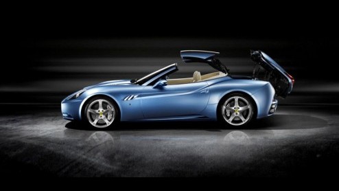 De president van Ferrari is natuurlijk niet de laatste die een ronde mag rijden in de nieuwe California. Deze week reed de topman van het merk met het Steigerende Paard, President Luca di Montezemolo,