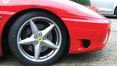 Ronnie heeft onze mailbox vol doen stromen met fotos van speciale autos die hij op straat tegen kwam. Hij heeft er een neusje voor lijkt het wel. Ronnie bedankt hiervoor!
