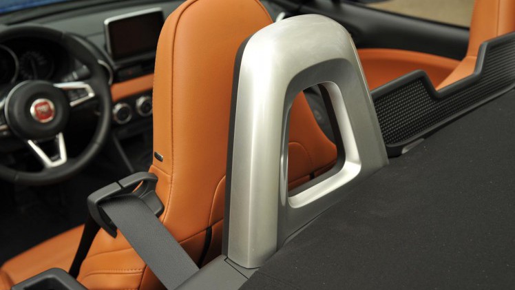 Fiat ontwikkelde op basis van de Mazda MX-5 een eigen roadster, de 124 Spider. Weet de Italiaan het Japanse niveau te verbeteren?
