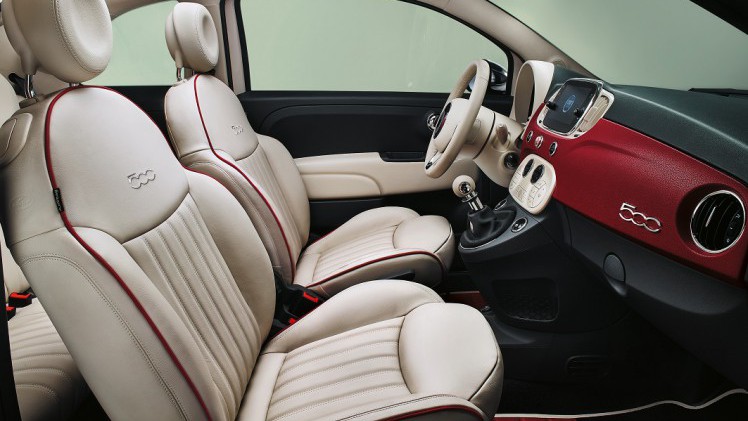 De Fiat 500 is 60 jaar geworden en dat wordt gevierd met een speciale limited edition, met klassieke aankledingsdetails. Er komen 35 exemplaren naar Nederland.