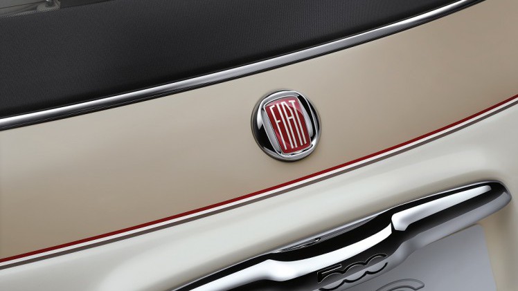 De Fiat 500 is 60 jaar geworden en dat wordt gevierd met een speciale limited edition, met klassieke aankledingsdetails. Er komen 35 exemplaren naar Nederland.
