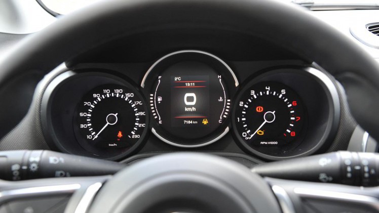 Fiat heeft de 500L een bescheiden facelift gegeven en vooral de uitstraling van het interieur alsmede de nodige elektronische voorzieningen herzien.