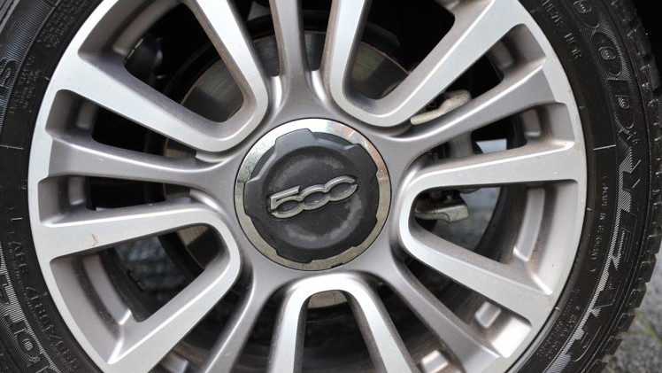 Fiat heeft de 500L een bescheiden facelift gegeven en vooral de uitstraling van het interieur alsmede de nodige elektronische voorzieningen herzien.