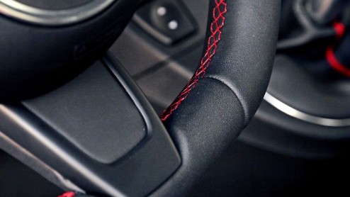 Fiat kleedt de 500S aan met een by Abarth-pakket. Deze upgrade met extra sportieve accessoires wordt tijdelijk als een gratis upgrade aangeboden.