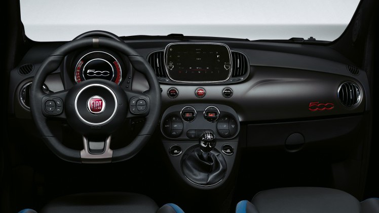 Facelift voor Fiat 500S tijdens de Autosalon van Geneve. De sportief getinte 500S wordt vanaf juli 2016 gentroduceerd.