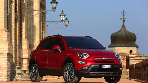 Rijtest - De Fiat 500X is de nieuwste toevoeging aan de 500 familie. Na de 500 en de 500L is het nu tijd voor een compacte crossover. De eerste kennismaking op de wegen rond Turijn was een goede.