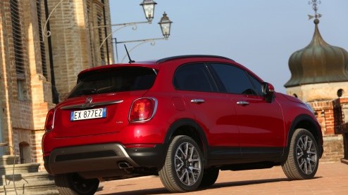 Rijtest - De Fiat 500X is de nieuwste toevoeging aan de 500 familie. Na de 500 en de 500L is het nu tijd voor een compacte crossover. De eerste kennismaking op de wegen rond Turijn was een goede.