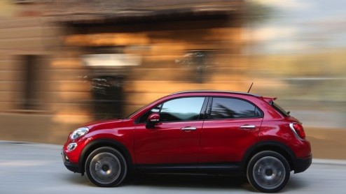 Rijtest - De Fiat 500X is de nieuwste toevoeging aan de 500 familie. Na de 500 en de 500L is het nu tijd voor een compacte crossover. De eerste kennismaking op de wegen rond Turijn was een goede.