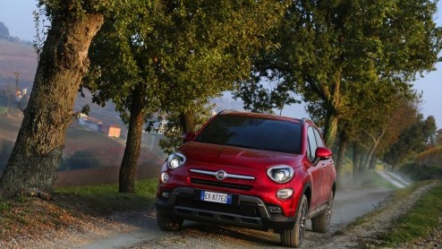 Rijtest - De Fiat 500X is de nieuwste toevoeging aan de 500 familie. Na de 500 en de 500L is het nu tijd voor een compacte crossover. De eerste kennismaking op de wegen rond Turijn was een goede.