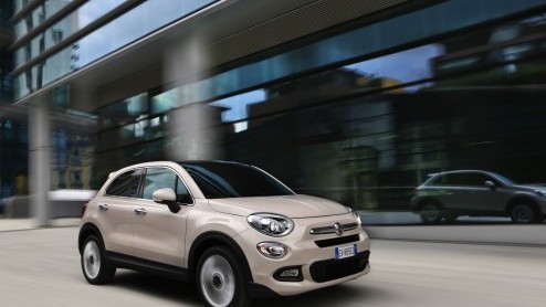 Rijtest - De Fiat 500X is de nieuwste toevoeging aan de 500 familie. Na de 500 en de 500L is het nu tijd voor een compacte crossover. De eerste kennismaking op de wegen rond Turijn was een goede.
