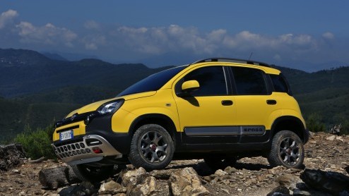 Rijtest Fiat Panda Cross: een bijzondere verschijning, de mini-SUV Fiat Panda Cross. Sterk in het terrein, comfortabel elders.