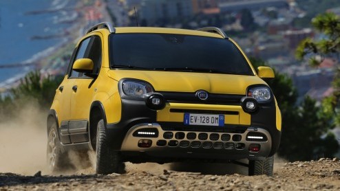 Rijtest Fiat Panda Cross: een bijzondere verschijning, de mini-SUV Fiat Panda Cross. Sterk in het terrein, comfortabel elders.