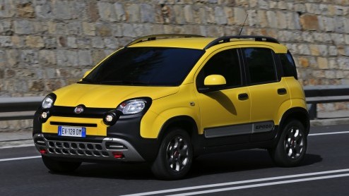 Rijtest Fiat Panda Cross: een bijzondere verschijning, de mini-SUV Fiat Panda Cross. Sterk in het terrein, comfortabel elders.