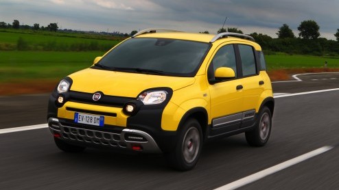 Rijtest Fiat Panda Cross: een bijzondere verschijning, de mini-SUV Fiat Panda Cross. Sterk in het terrein, comfortabel elders.