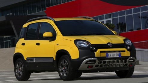 Rijtest Fiat Panda Cross: een bijzondere verschijning, de mini-SUV Fiat Panda Cross. Sterk in het terrein, comfortabel elders.