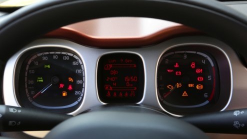 Rijtest Fiat Panda Cross: een bijzondere verschijning, de mini-SUV Fiat Panda Cross. Sterk in het terrein, comfortabel elders.