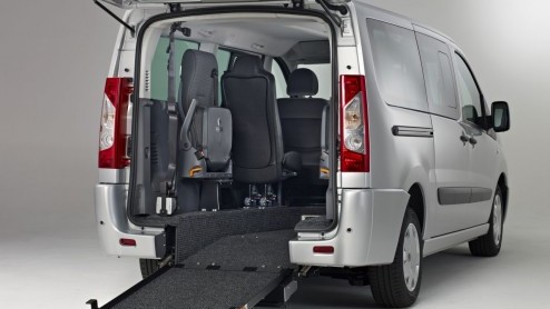 Fiat bouwt op basis van de Scudo Combinato deze Freedom Van voor taxi- of particulier rolstoelvervoer.
