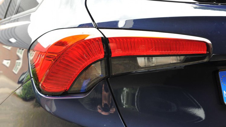 De Fiat Tipo Stationwagon moet het tegen de concurrentie opnemen met een wat lagere prijsstelling, terwijl de auto qua verfijning een trede lager staat.