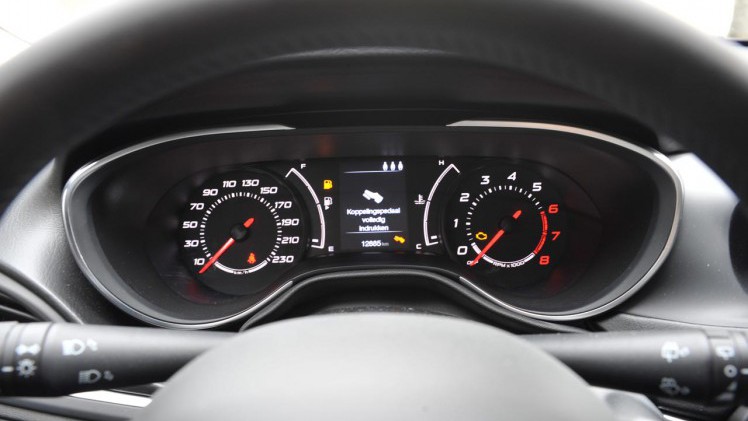 De Fiat Tipo Stationwagon moet het tegen de concurrentie opnemen met een wat lagere prijsstelling, terwijl de auto qua verfijning een trede lager staat.