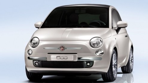 Het is alweer 50 jaar geleden dat Fiat de legendarische 500 presenteerde. Het rugzakje zoals de auto liefkozend genoemd werd, heeft vele harten gestolen en de nieuwe 500 zal dat zeker weten weer gaan 