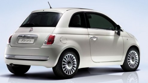 Het is alweer 50 jaar geleden dat Fiat de legendarische 500 presenteerde. Het rugzakje zoals de auto liefkozend genoemd werd, heeft vele harten gestolen en de nieuwe 500 zal dat zeker weten weer gaan 